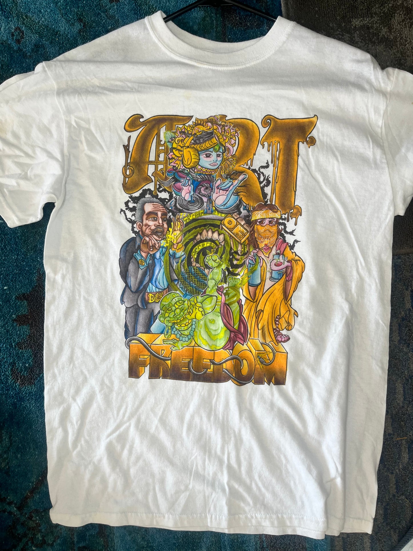 6) Mens T-Shirt (Art of Freedom Print)